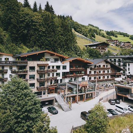 Thomsn Central Hotel & Appartements Saalbach-Hinterglemm Kültér fotó