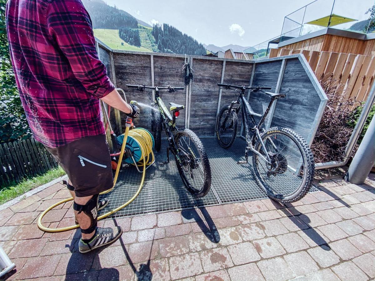 Thomsn Central Hotel & Appartements Saalbach-Hinterglemm Kültér fotó