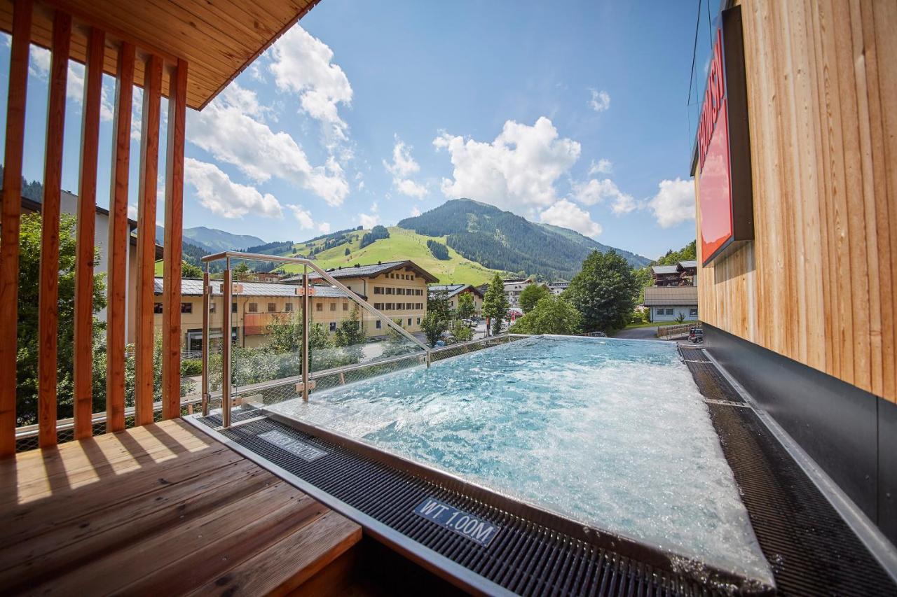 Thomsn Central Hotel & Appartements Saalbach-Hinterglemm Kültér fotó