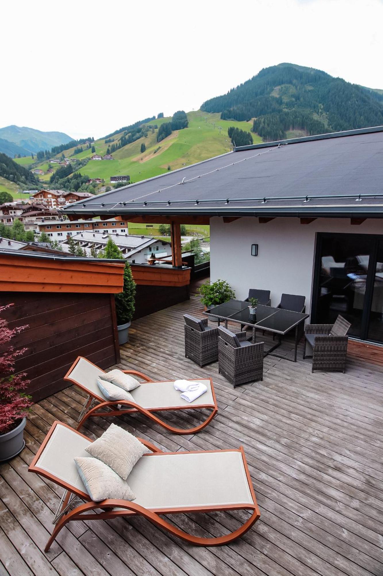 Thomsn Central Hotel & Appartements Saalbach-Hinterglemm Kültér fotó