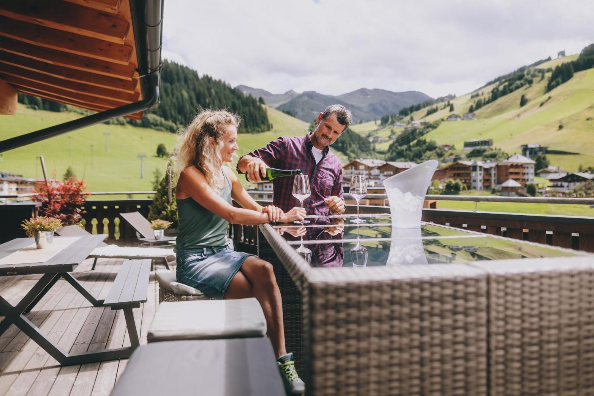 Thomsn Central Hotel & Appartements Saalbach-Hinterglemm Kültér fotó