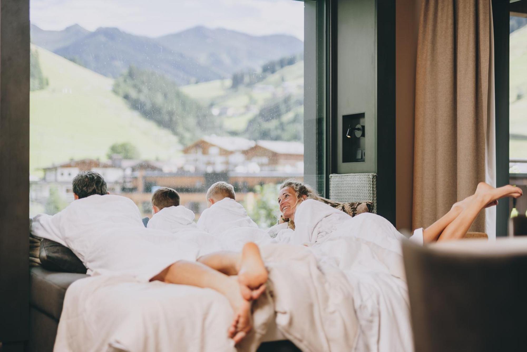 Thomsn Central Hotel & Appartements Saalbach-Hinterglemm Kültér fotó