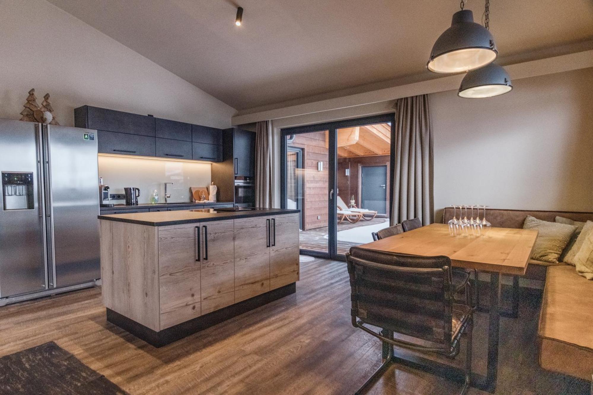 Thomsn Central Hotel & Appartements Saalbach-Hinterglemm Kültér fotó
